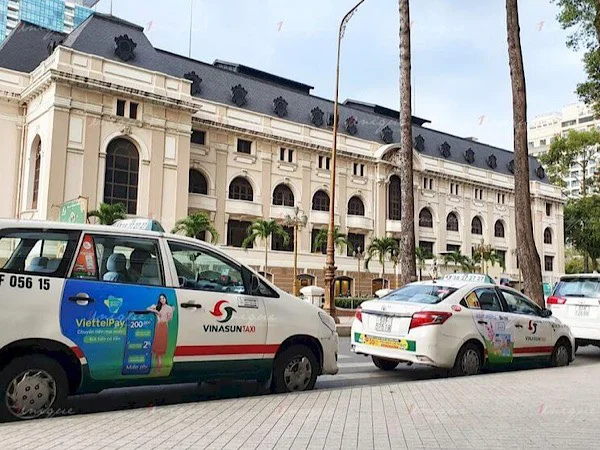 Bảng giá quảng cáo trên Taxi